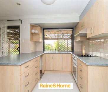 Great family home ready to move in - Photo 4