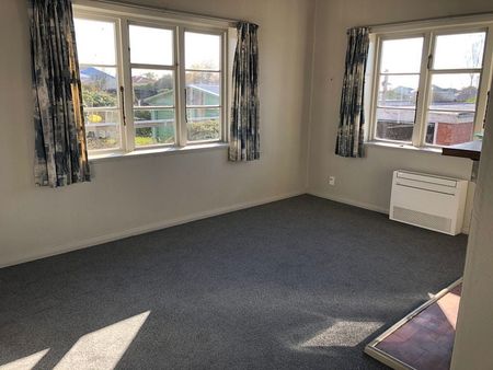 Sunny 3BR Home in Watlington - Photo 4