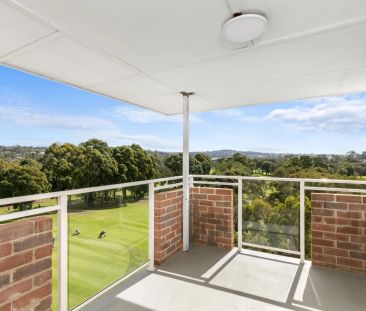 Sunny And Bright One Bedder with Fabulous Golf Course Views - Photo 4