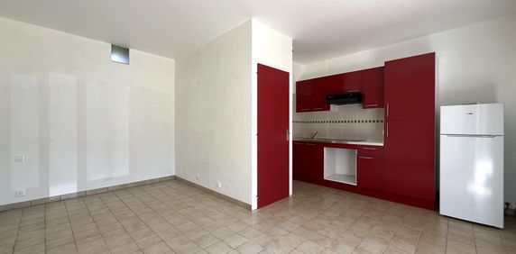 Location Appartement 1 pièce 24m² LA ROCHE SUR YON 85000 - Photo 2