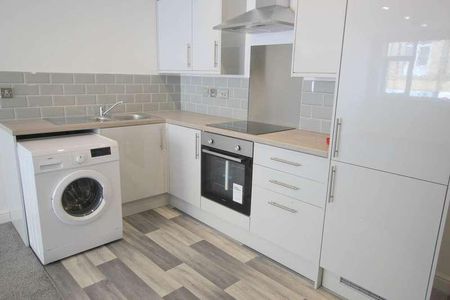 Old Court Street, Hyde, SK14 - Photo 4