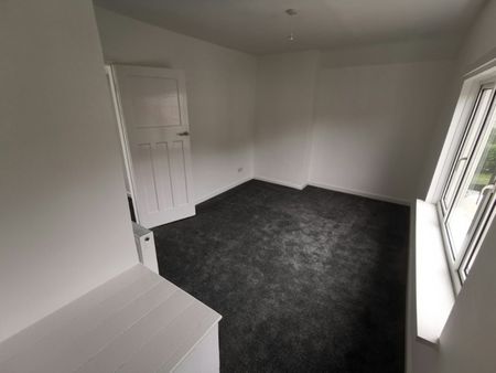 Semi-detached house to rent on - Photo 3