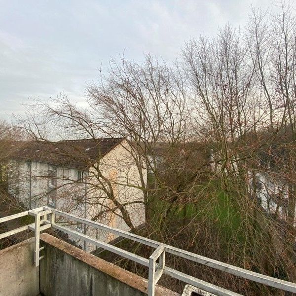 Schöne & bezugsfertige 2,5-Wohnung in einem sehr ruhigen Haus - Photo 1