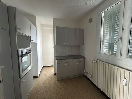 Apartment - Photo 3