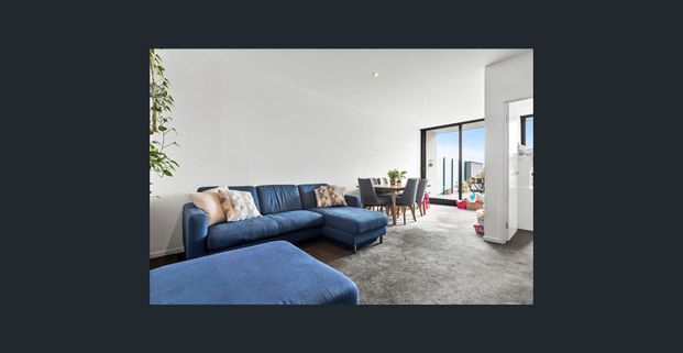 2 Bedroom (+ Study) & 2 Bathroom with HUGE Balcony in Ultra Convenient Location! - Photo 1