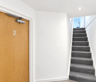 5 bedroom end of terrace house to rent - Photo 3