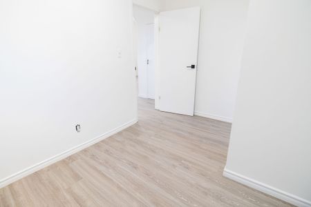 **SPACIOUS** 1 Bedroom Main Unit in St. Catharines!! - Photo 4