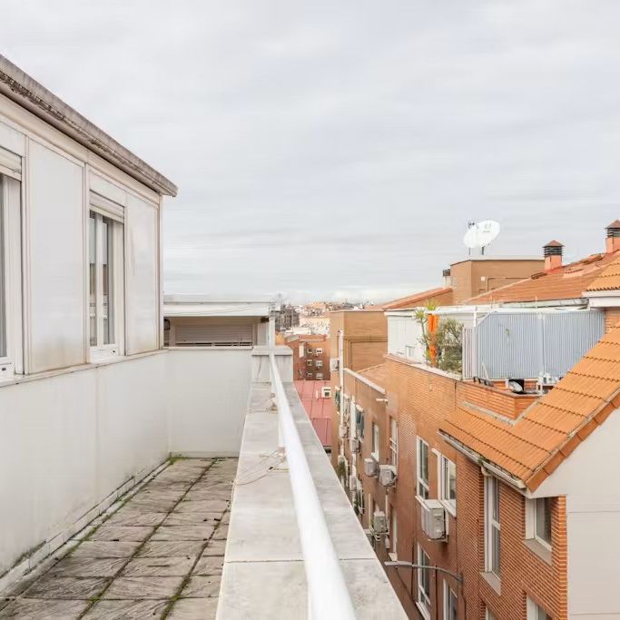 Calle del Puerto de Suebe, Madrid, Community of Madrid 28038 - Foto 1