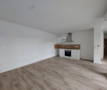 Location Appartement 2 pièces 49m² DEVILLE LES ROUEN 76250 - Photo 2