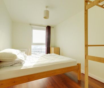 3 bedroom flat to rent - Photo 4