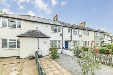 Bloxham Crescent, Hampton, TW12 - Photo 2