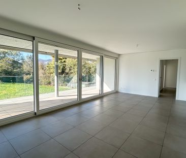 COLDRERIO – APPARTAMENTO CON TERRAZZE E SPAZI LUMINOSI - Foto 1