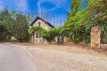 Marketing Card, Upper Lodge Farm, Rectory Road, Padworth Common, Reading, RG7 - Photo 4