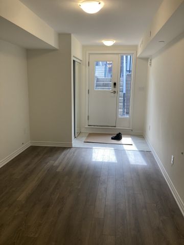 For Lease - 2791 Eglinton Avenue Unit# 542, Toronto, Ontario - Photo 3