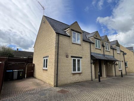 3 bedroom semi-detached house to rent - Photo 5