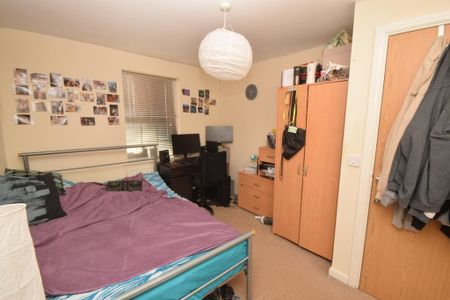 6 bedroom terraced house to rent - Photo 3