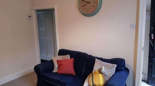 2 bedroom private hall to rent - Photo 1