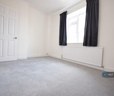 3 bedroom detached house to rent - Photo 2