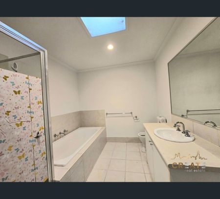 7 Wildflower Lane, Cairnlea, Vic 3023 - Photo 4