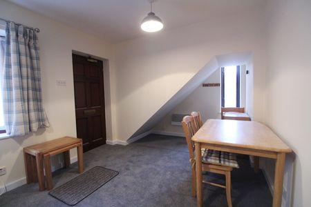 Letcombe Court, Reading, RG1 2SB - Photo 2