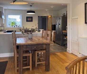 3 bedroom semi-detached house to rent - Photo 6