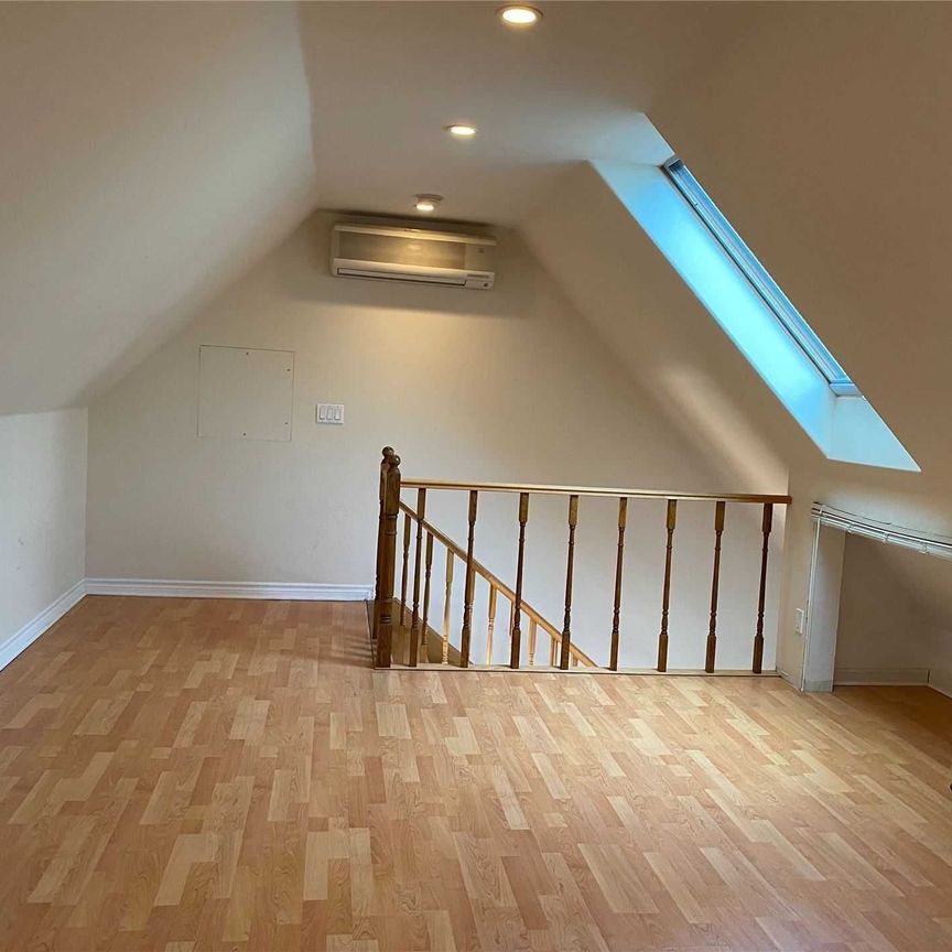For Lease - 4 Sully Crescent Unit# Upper, Toronto, Ontario - Photo 1