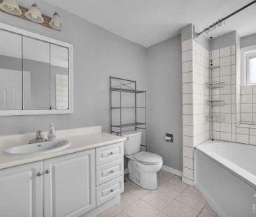 For Lease - 833 Maplewood Avenue, Britannia Heights - Queensway Ter... - Photo 6