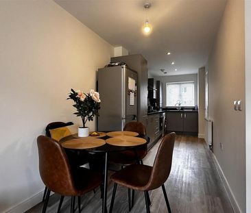 2 bedroom terraced house to rent - Photo 2