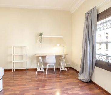 Via Laietana, Barcelona, Catalonia 08003 - Photo 1