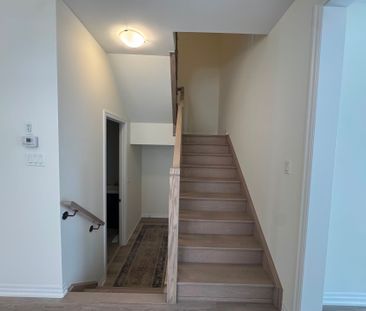 For Lease - 2411 Laurelview Street, Oshawa, Ontario - Photo 4