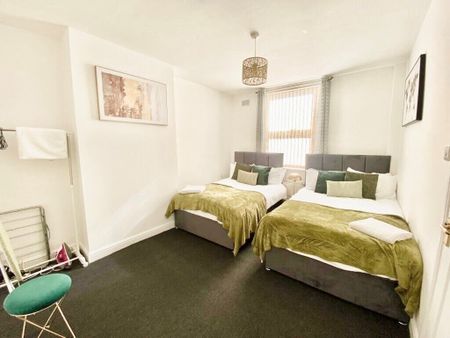 Clifton Avenue - Photo 2