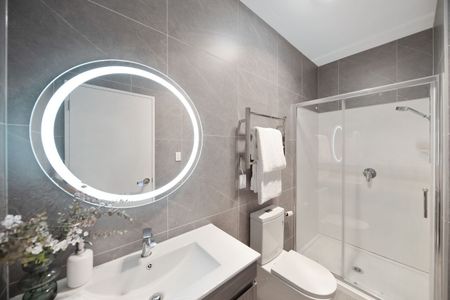 Nice and New in Opaheke - Photo 4