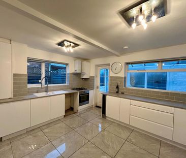 3 bedroom semi-detached house to rent - Photo 4