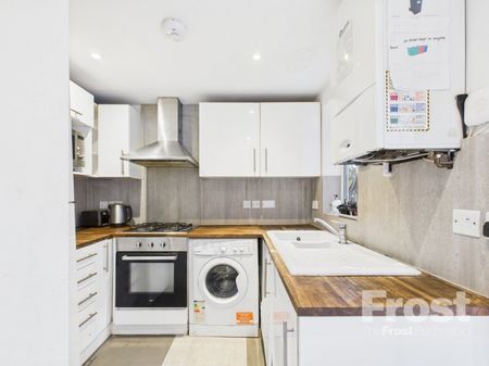 Staines Road, Feltham,TW14 - Photo 3