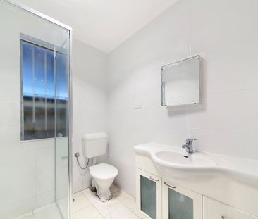 Low Maintenance 3-Bedroom Home - Photo 2