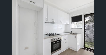 Close Proximity to University! - Photo 3