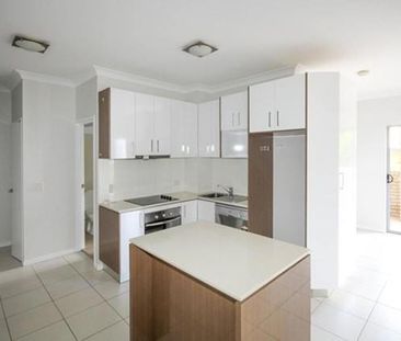 2/189 Cavendish Road, 4151, Coorparoo Qld - Photo 6