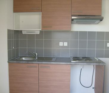 Location Appartement 3 pièces 55m² MIRAMONT DE GUYENNE 47800 - Photo 2