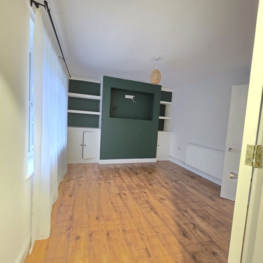 3 Bed Semi-Detached House, Allendale Avenue, NG8 - Photo 1