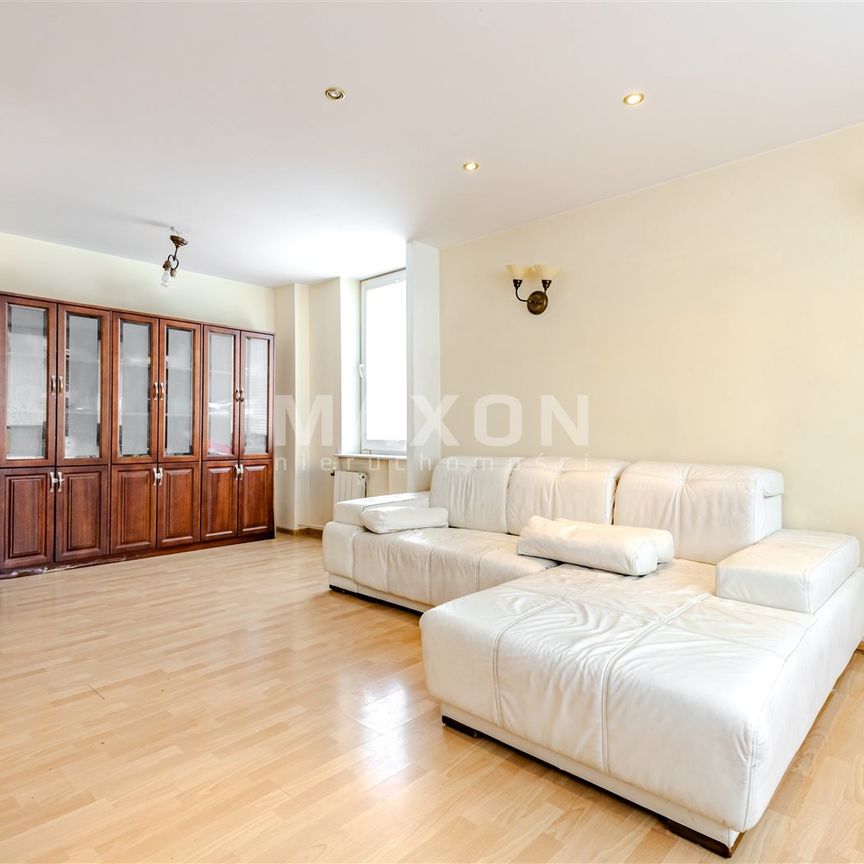 3 pokojowe mieszkanie w bardzo dobrej lokalizacji. - Photo 1