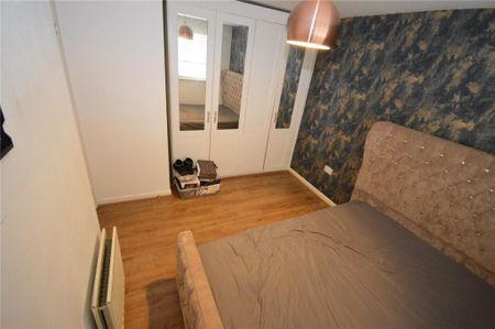 3 bedroom end of terrace house to rent - Photo 5