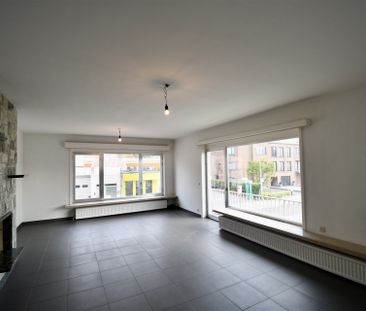 Ruim appartement met twee slaapkamers in Sint-Niklaas - Photo 2