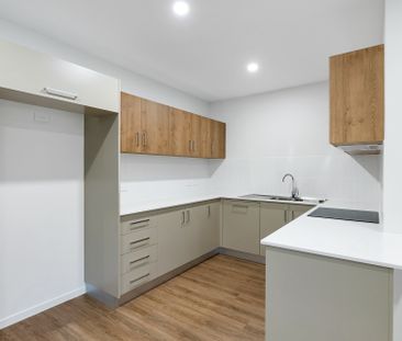 SIMPLY STUNNING! PRIVATE, MODERN & SPACIOUS DUPLEX WITH BUSHLAND BA... - Photo 4