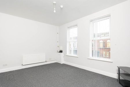 32b Bachelors Walk, Lisburn, BT28 1XN - Photo 2