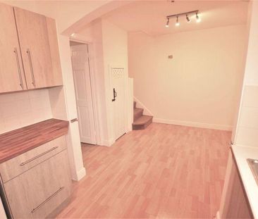 3 bedroom end of terrace house to rent - Photo 6