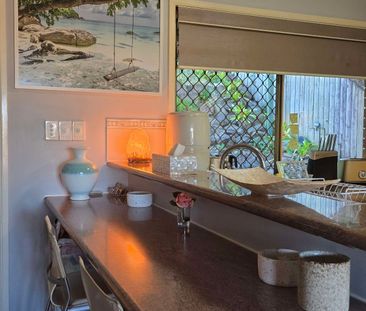 Helensvale - Photo 4