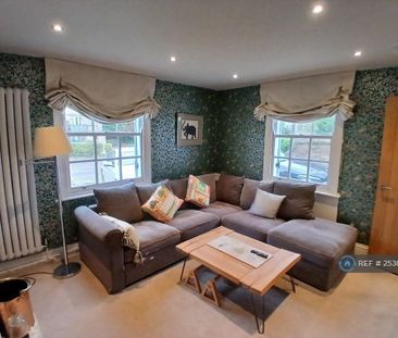 3 bedroom semi-detached house to rent - Photo 3