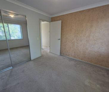 Beautiful 3 Bedroom Townhouse!!! - Photo 3