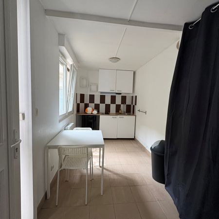 Location Appartement 1 pièce 23m² LAVAL 53000 - Photo 3