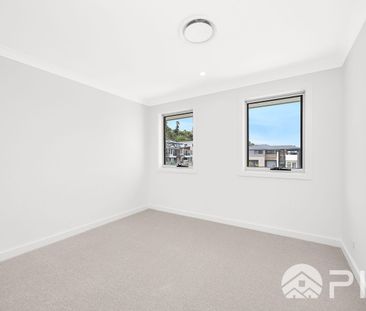 Brand New 5 Bedroom House! - Photo 3